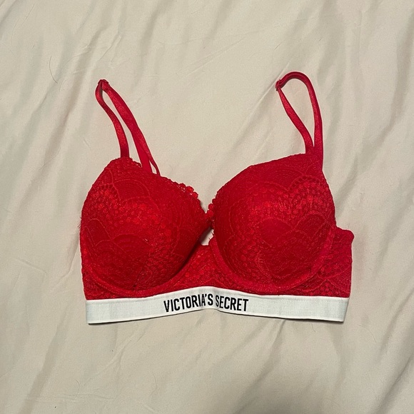 Victoria’s Secret bombshell push-up bra - Picture 3 of 5